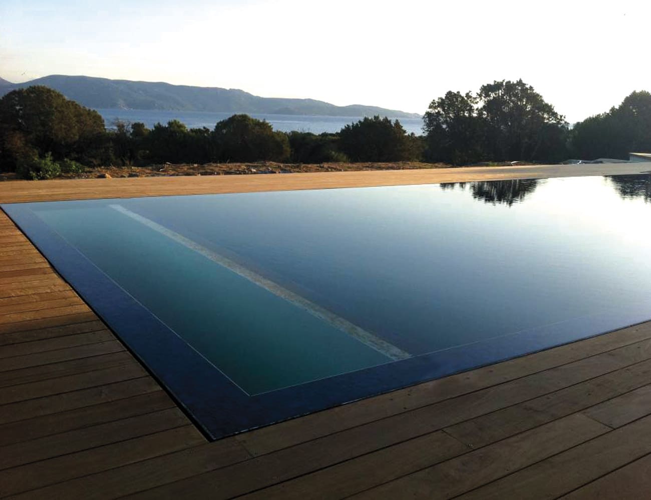 Charpentiers-de-la-Corse-construction_bois_terrasse_en_ipe__villa_particulier___corse_du_sud-fabrication_de_charpentes_traditionnelles