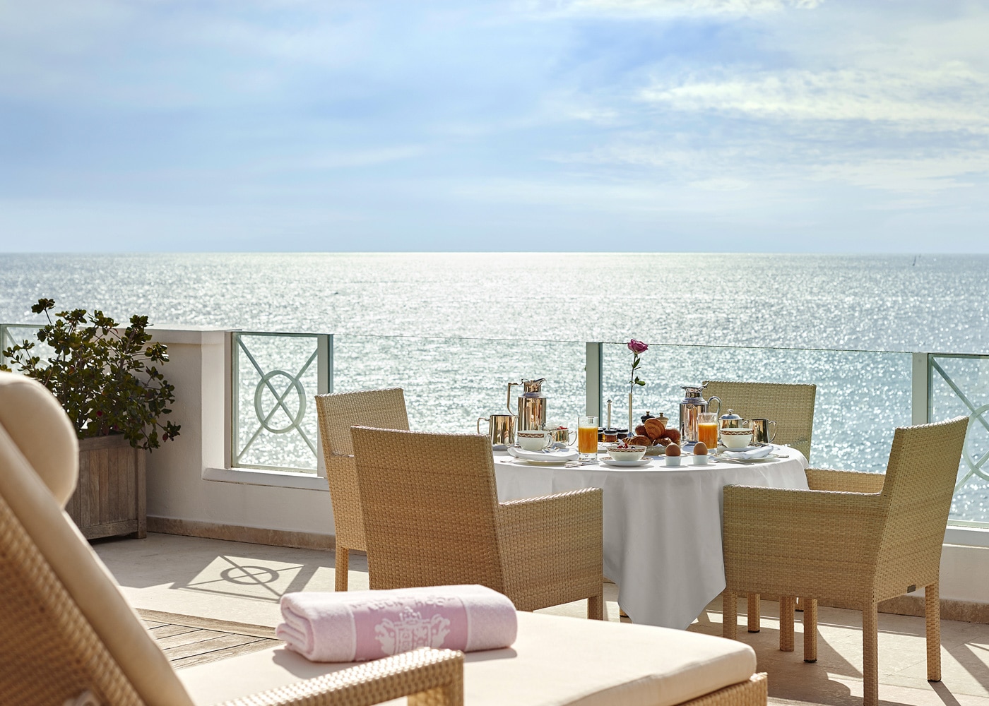 Deconfinez-moi-ici-#5-Hotel-Du-Cap-Eden-Roc-Suite-Eden-Roc-Terrace-JMS