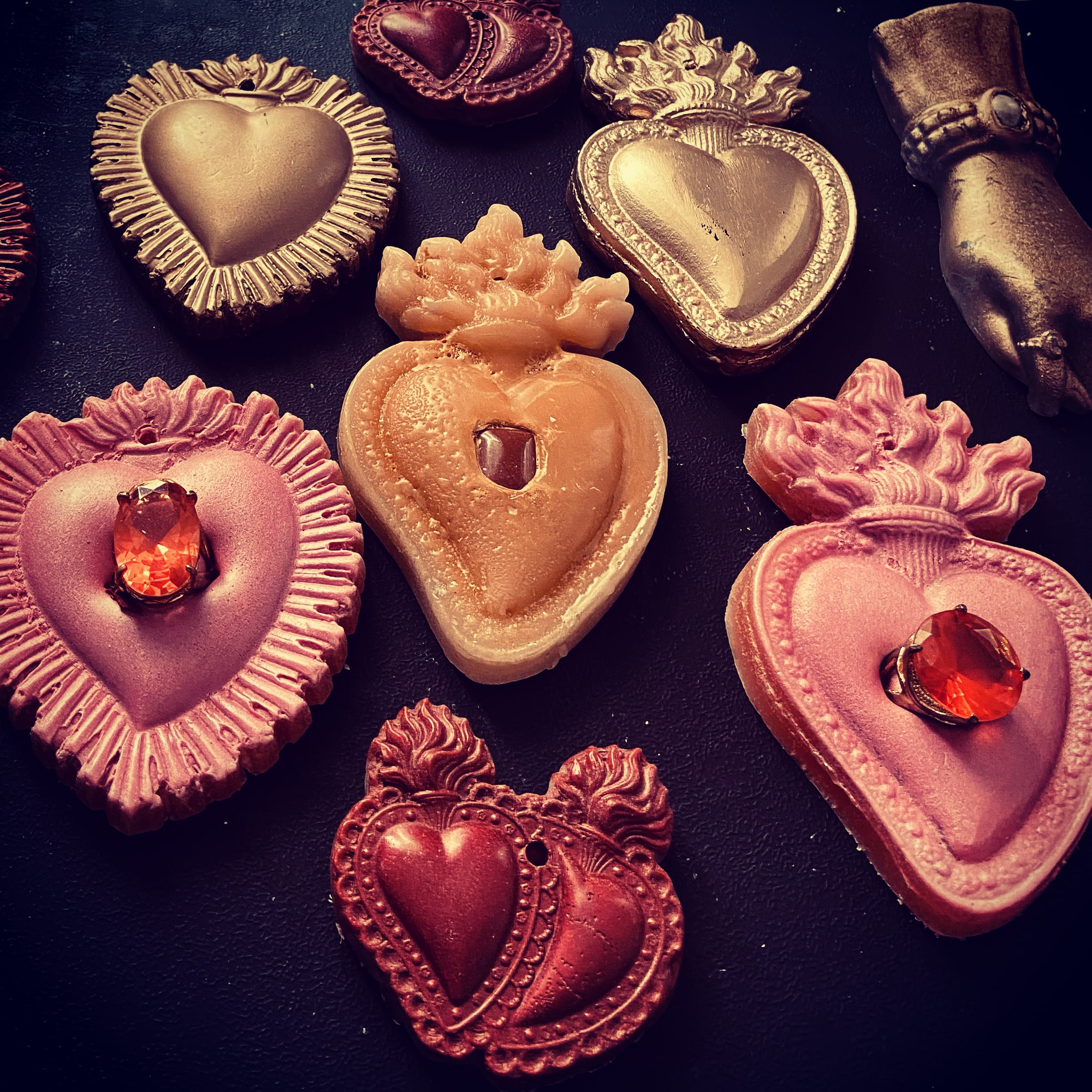 Le Ex-votos coeur en cire minérale de chez Zia Antonia pour un Noël mystique.