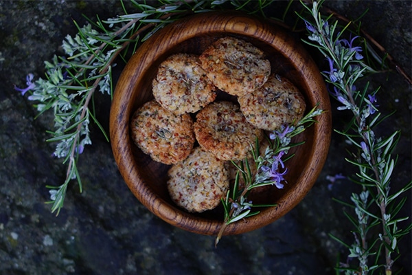 Recette élaborée par la cueilleuse sauvage dans une oliveraie des Alpes-Maritimes italiennes.