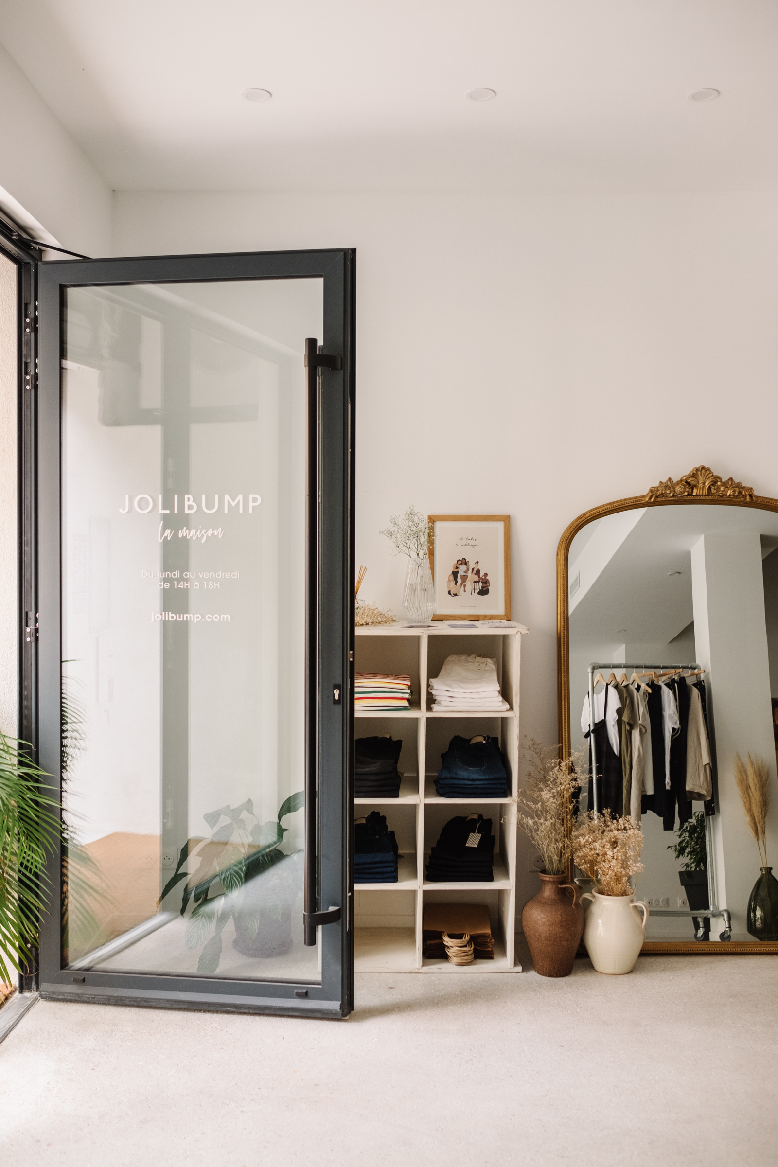 Entrée de la boutique Jolibump située à Marseille.
