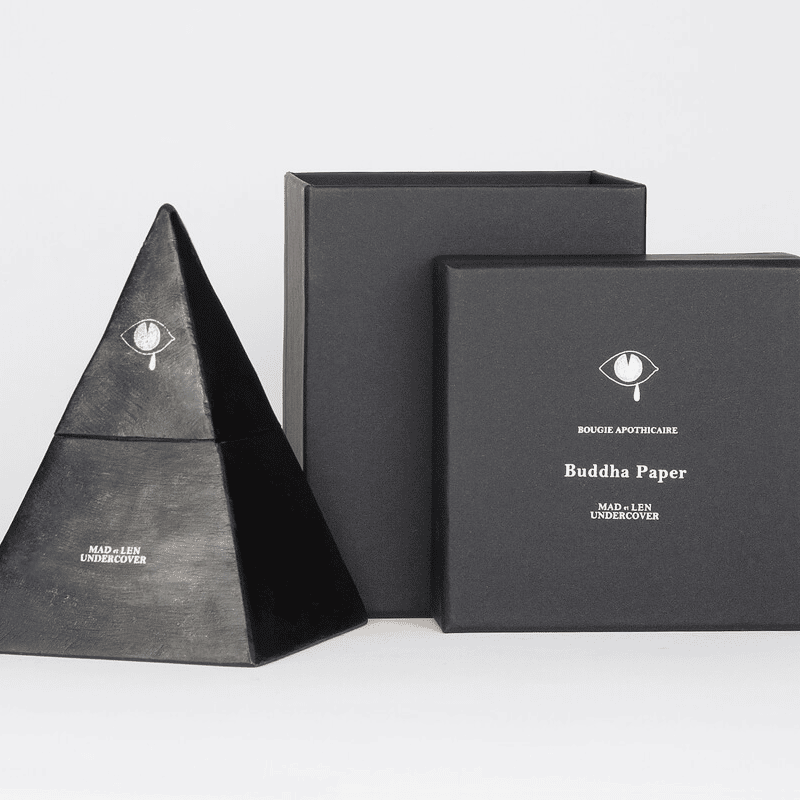 La bougie parfumée Mad et Len x Undercover pour un Noël  mystique.