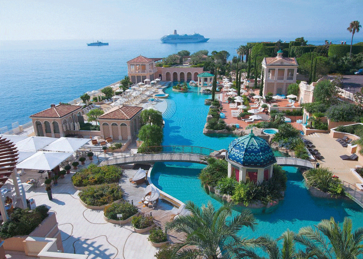 Monte-Carlo-Bay-piscine-lagoon pour un poulet roti reussi