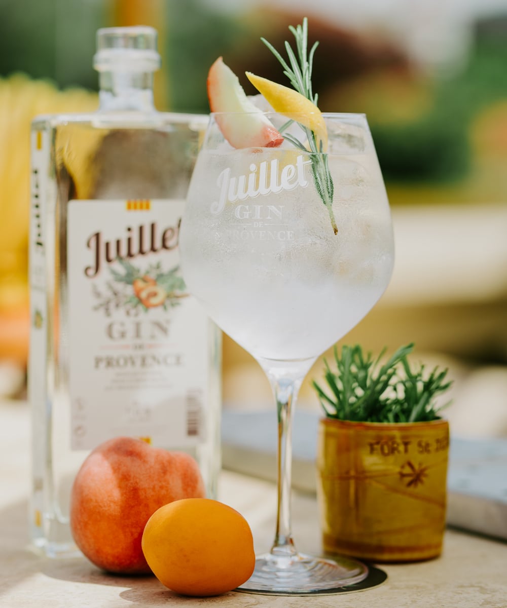 Le cocktail Juillet dans le verger par Gin Juillet by Maison Ferroni.