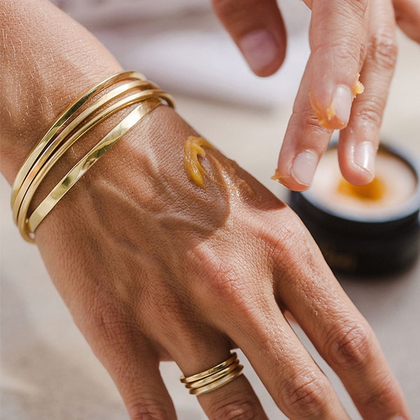 Sudnly-abeilles-skincare-COMETTE_Cosmetics-FULL_MOON (2)