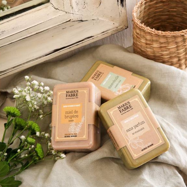 Sudnly-abeilles-skincare-Marius-Fabre-savonnette-au-beurre-de-karite-au-miel-de-bruyere (2)
