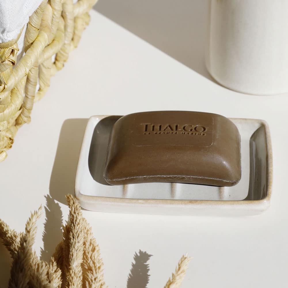 Savon solide par la marque Thalgo pour une routine beauté sans polluer.