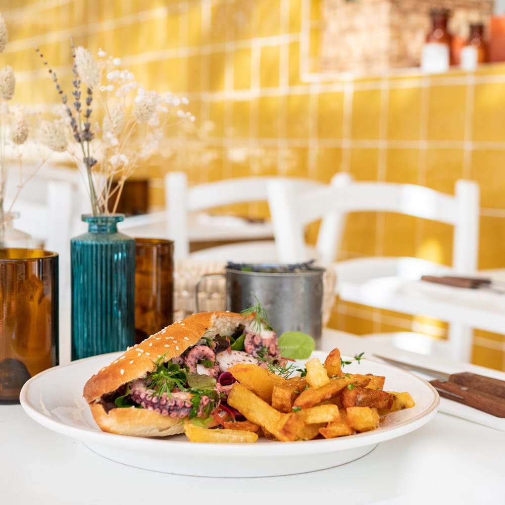 Toques-Feminines-Marseille-Lea-Bizalion-club-riviera-hot-dog-poulpe