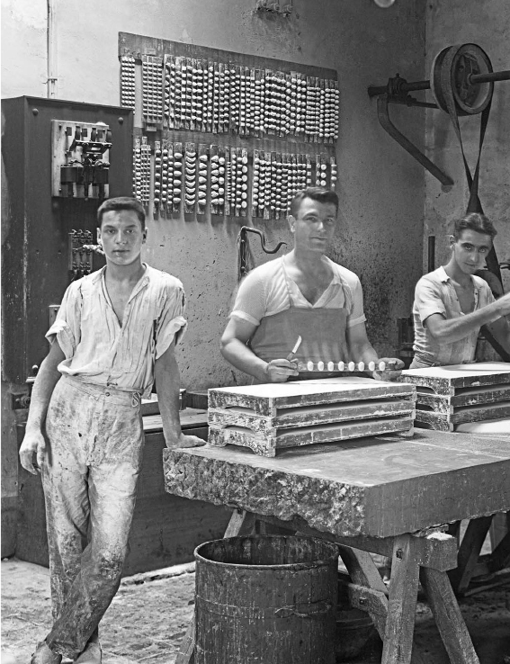 Usine_historique-confiserie-Roy-Rene-noir-blanc