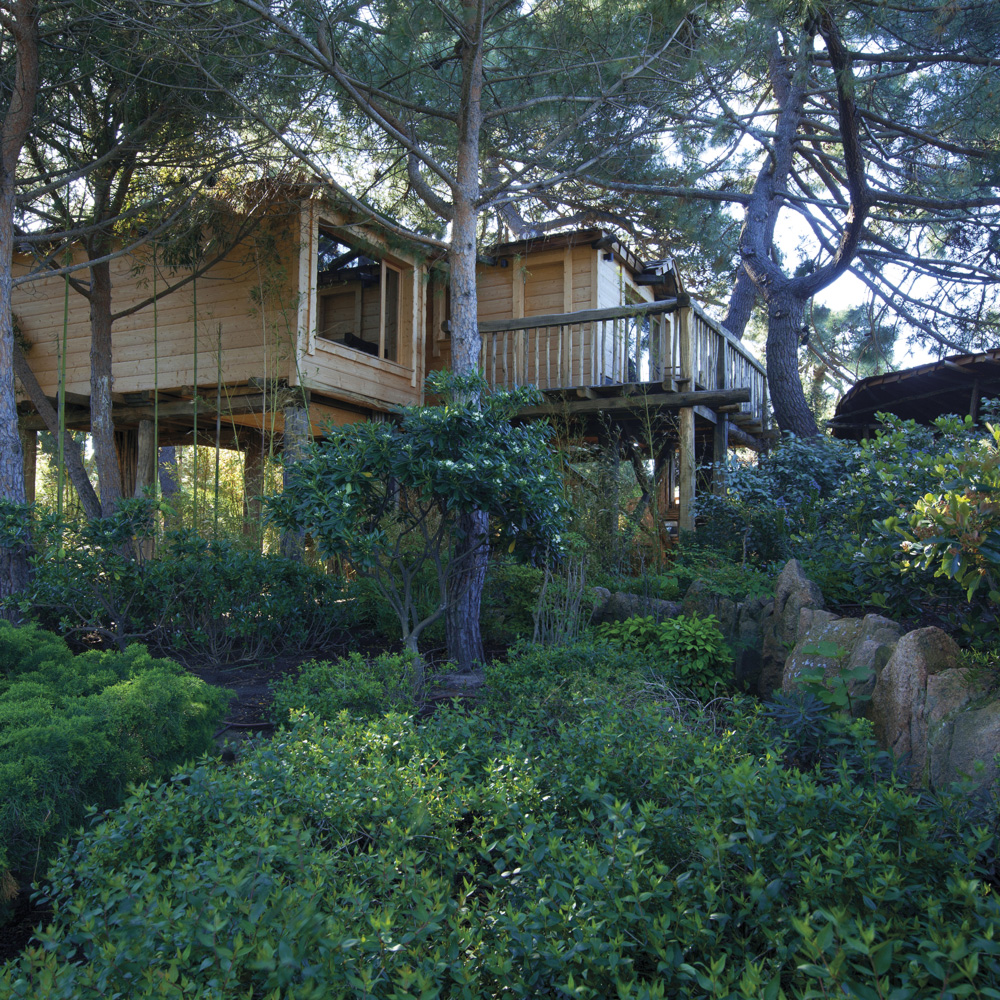 corse-grand-hotel-de-cala-rossa-cabanons-perches