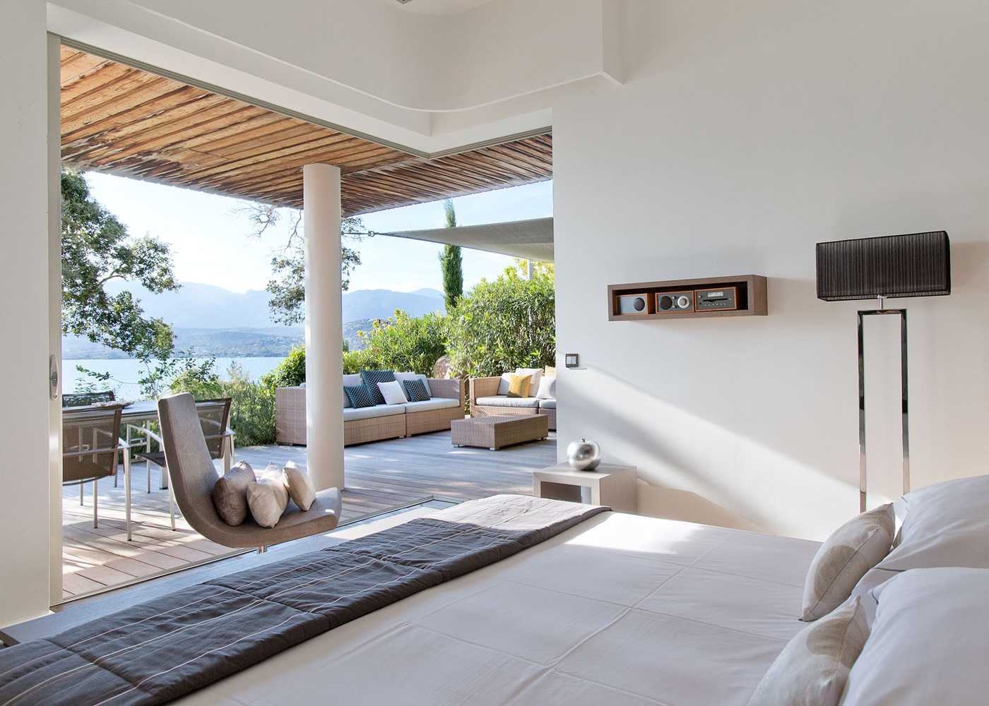 deconfinez-moi-ici-#6-Hotel-Casadelmar--Corse-suite-terrasse