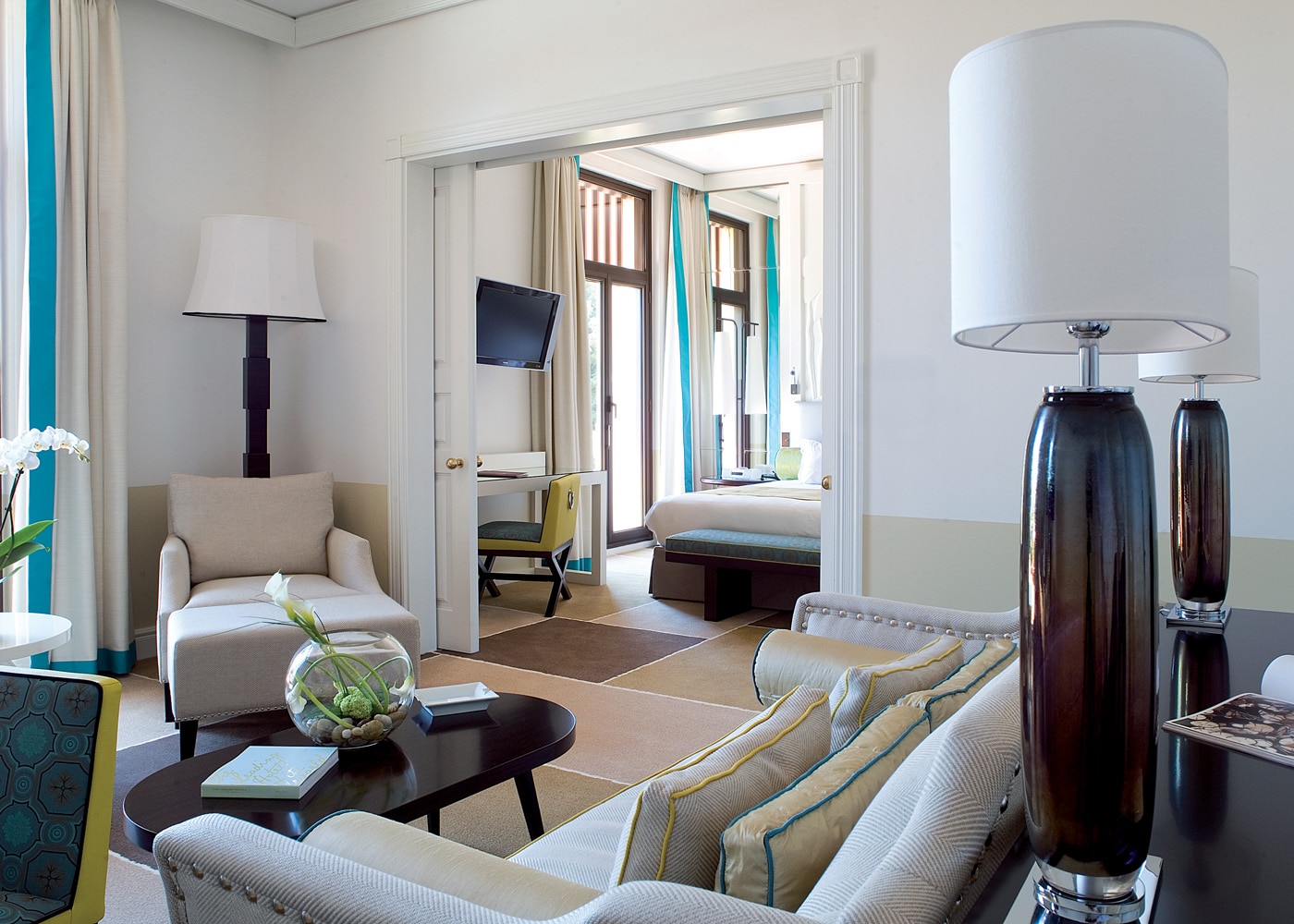 deconfinez-moi-ici-#6-le-royal-riviera-One_bedroom_suite_Sea_and_garden_view