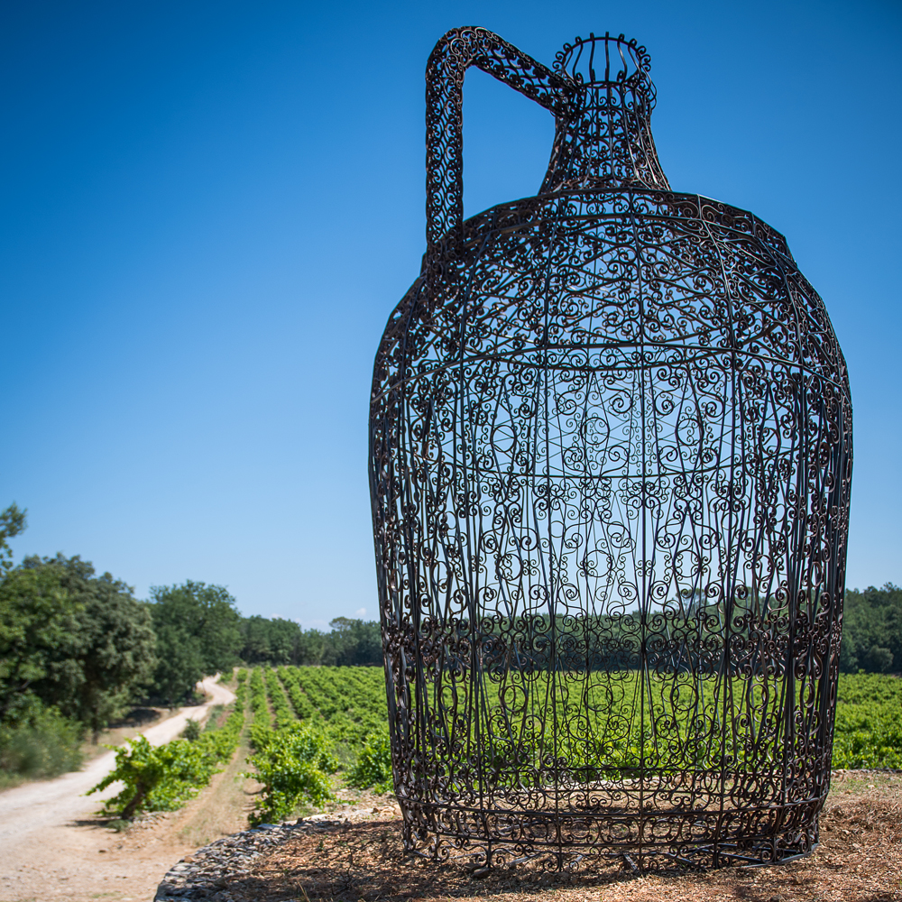 domaines-art-nature-commanderie-PEYRASSOL-ART-JOANA-VASCONCELOS-SENIOR-VINO-©C-Goussard