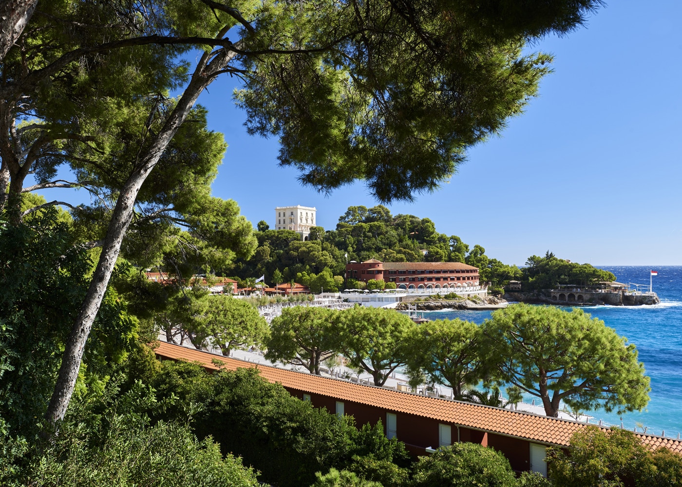 hotels-confinez-moi-ici-#4-mcmd-SBM-monte-carlo-beach-vue-exterieure