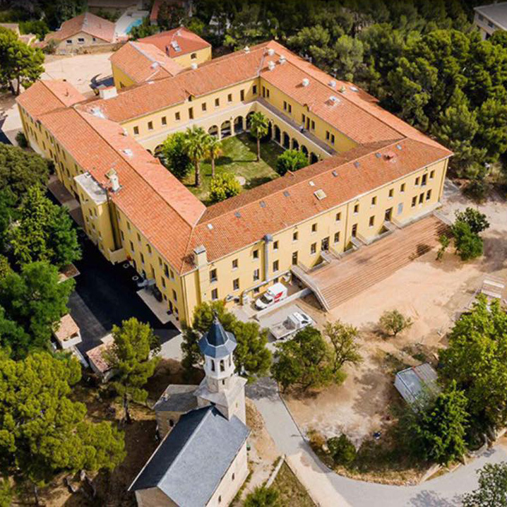 le-paysan-urbain-marseille-le-cloitre-vue-aerienne
