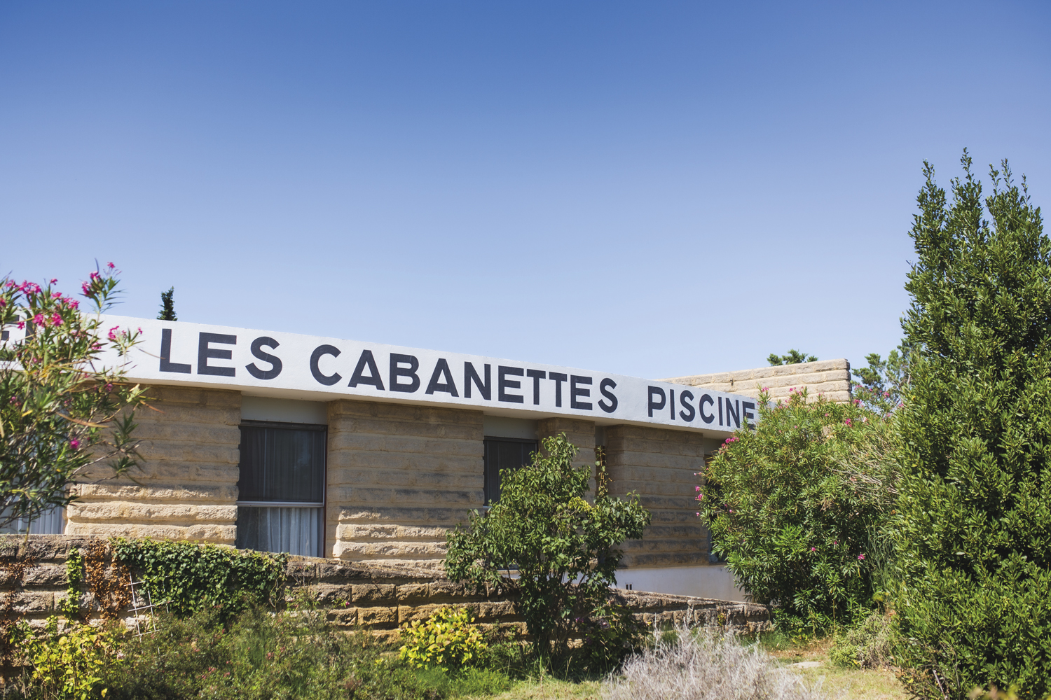 les-cabanettes-motel-retro-arles