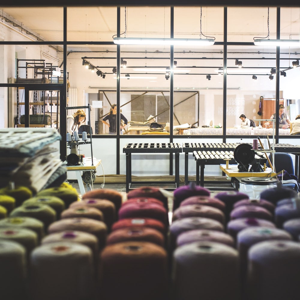 manufacture-cogolin-tapis-bobines-fil-colorants-naturels-karolina-kodlubaj