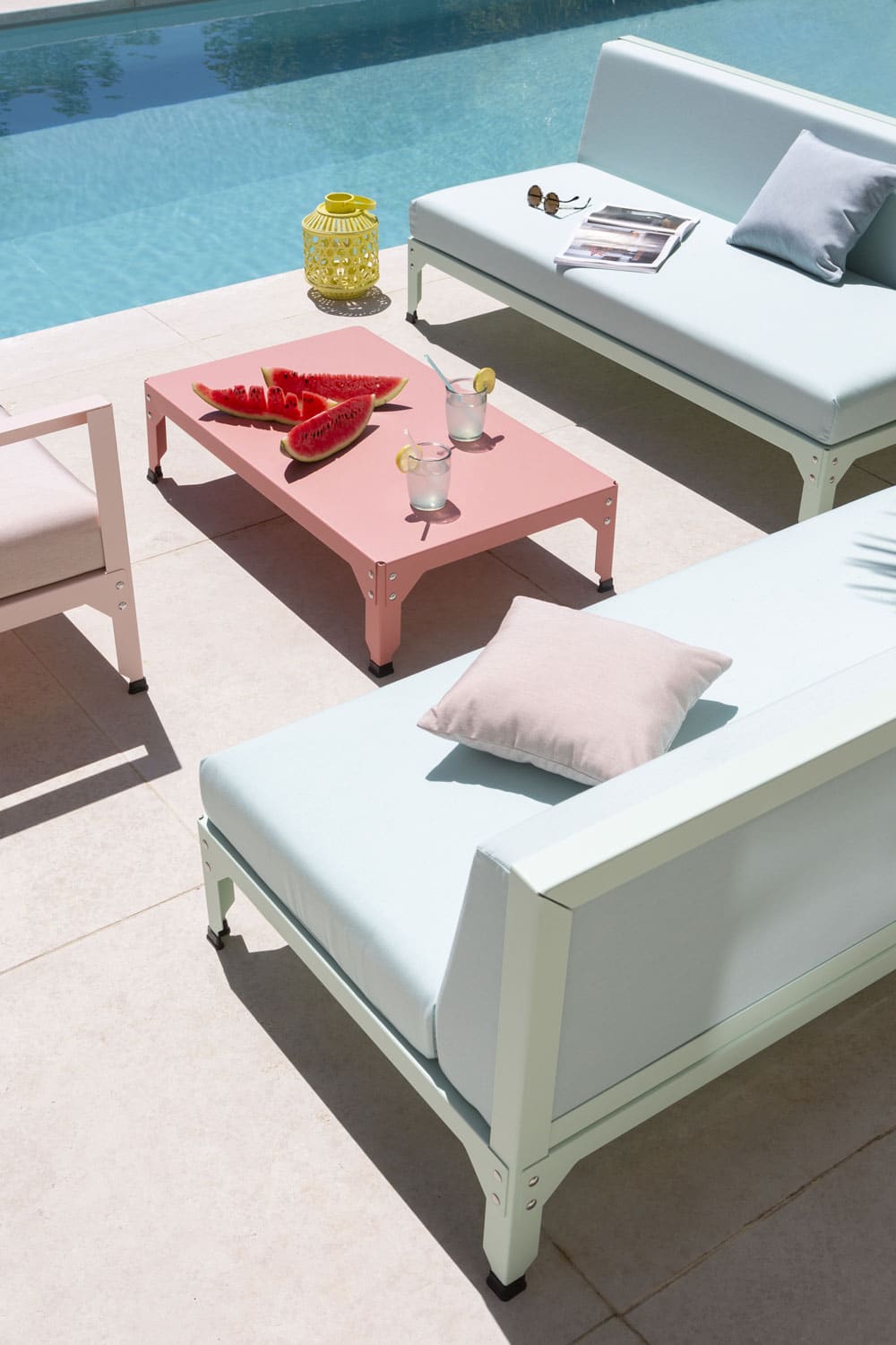 mcm-dehors-toutes-matiere-grise-outdoor-design-luc-jozancy