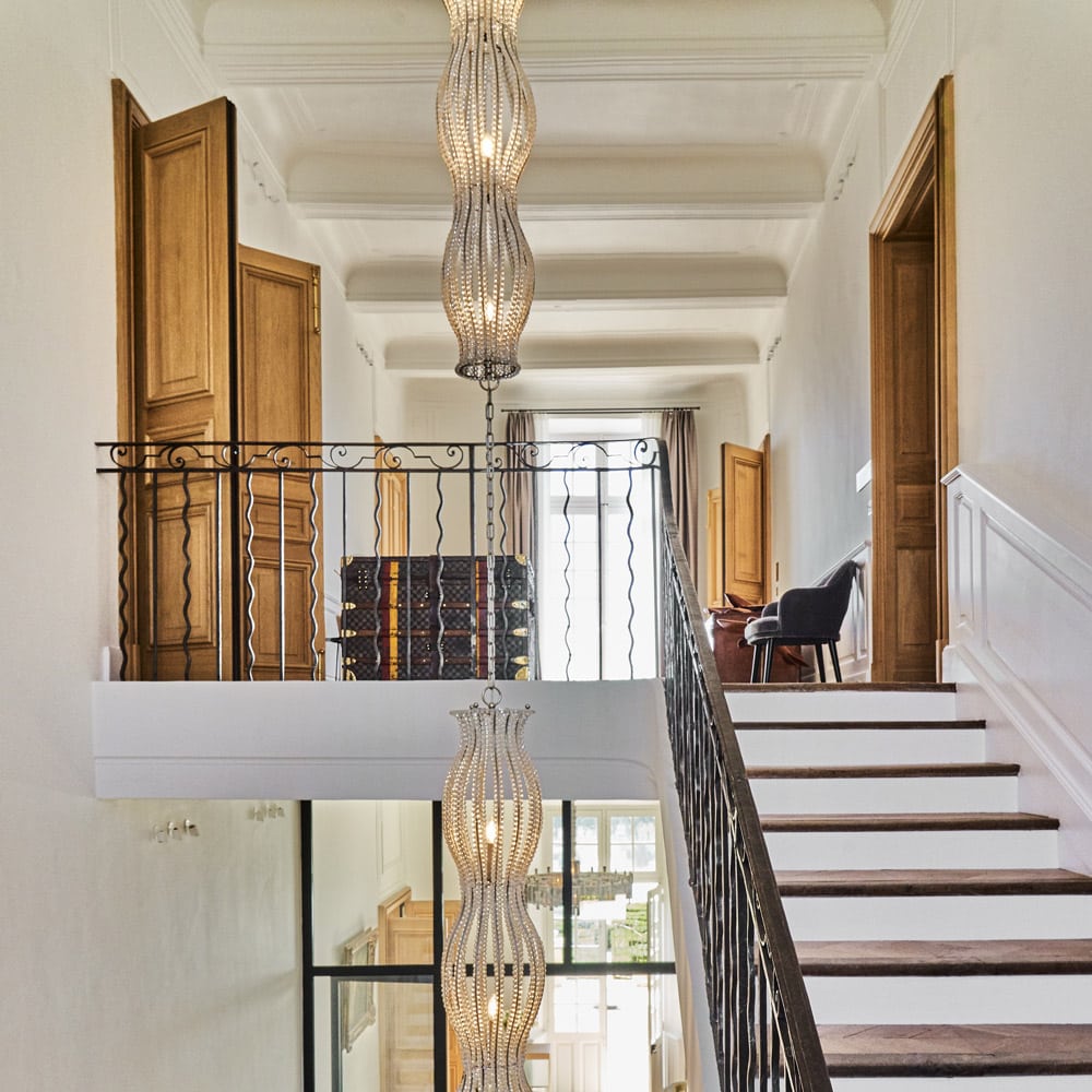 mcmd-vignobles-hotels-luxe Chateau-La-Gaude-hall-hotel-suspension-regis-mathieu