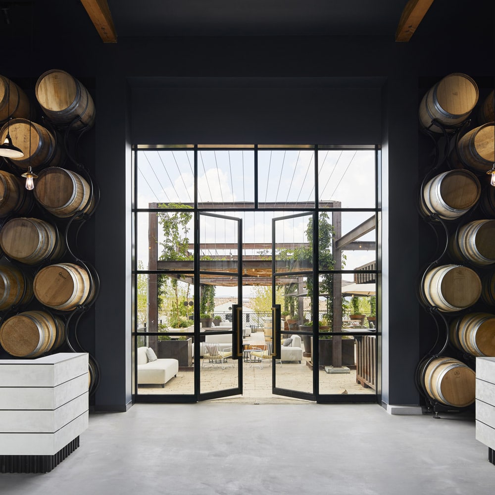 mcmd-vignobles-hotels-luxe ULTIMATE-PROVENCE-chais-hotel-©HUMBERT-ET-POYET-©Francis-Amiand