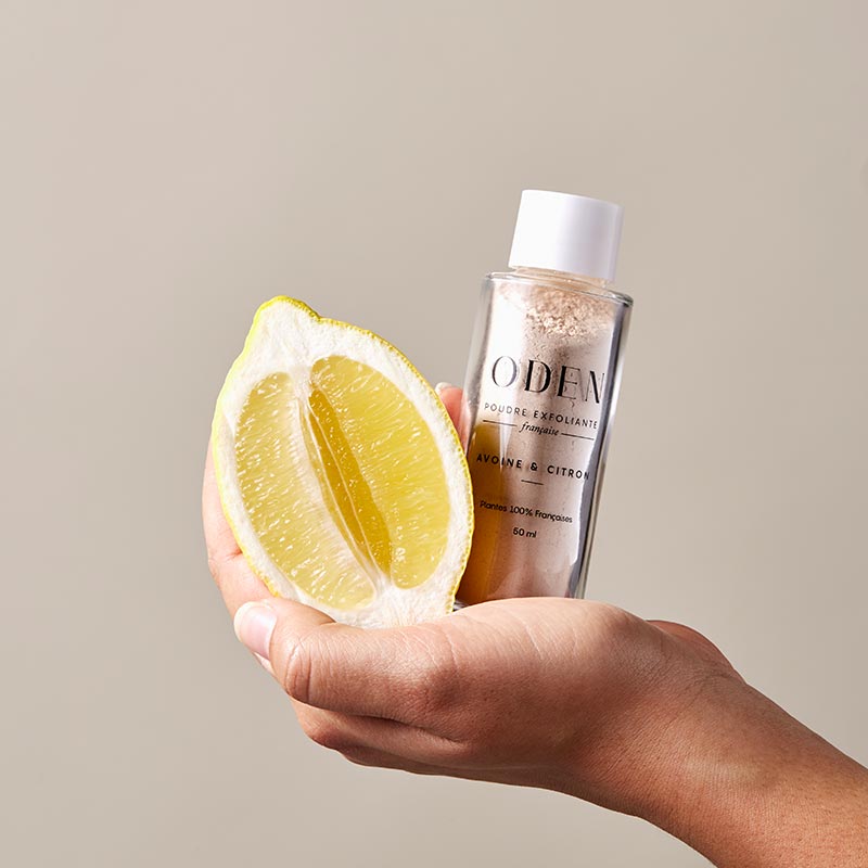 Poudre exfoliante au citron de Menton et avoine de la marque « Oden ».