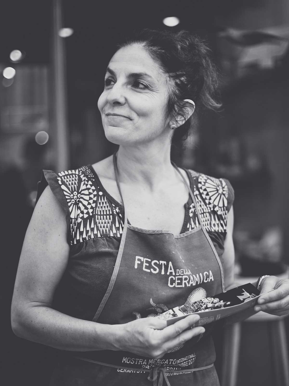 pays-fayence-dans-les-ateliers-sara-susini-itineraires-ceramique