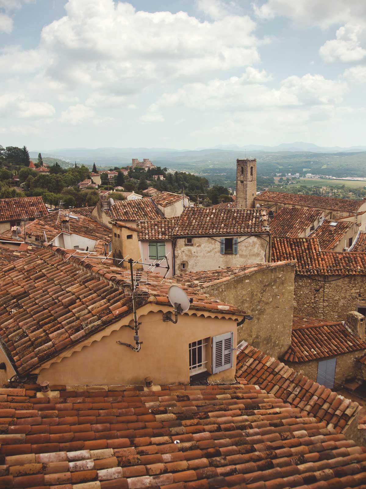 pays-fayence-dans-les-ateliers-village