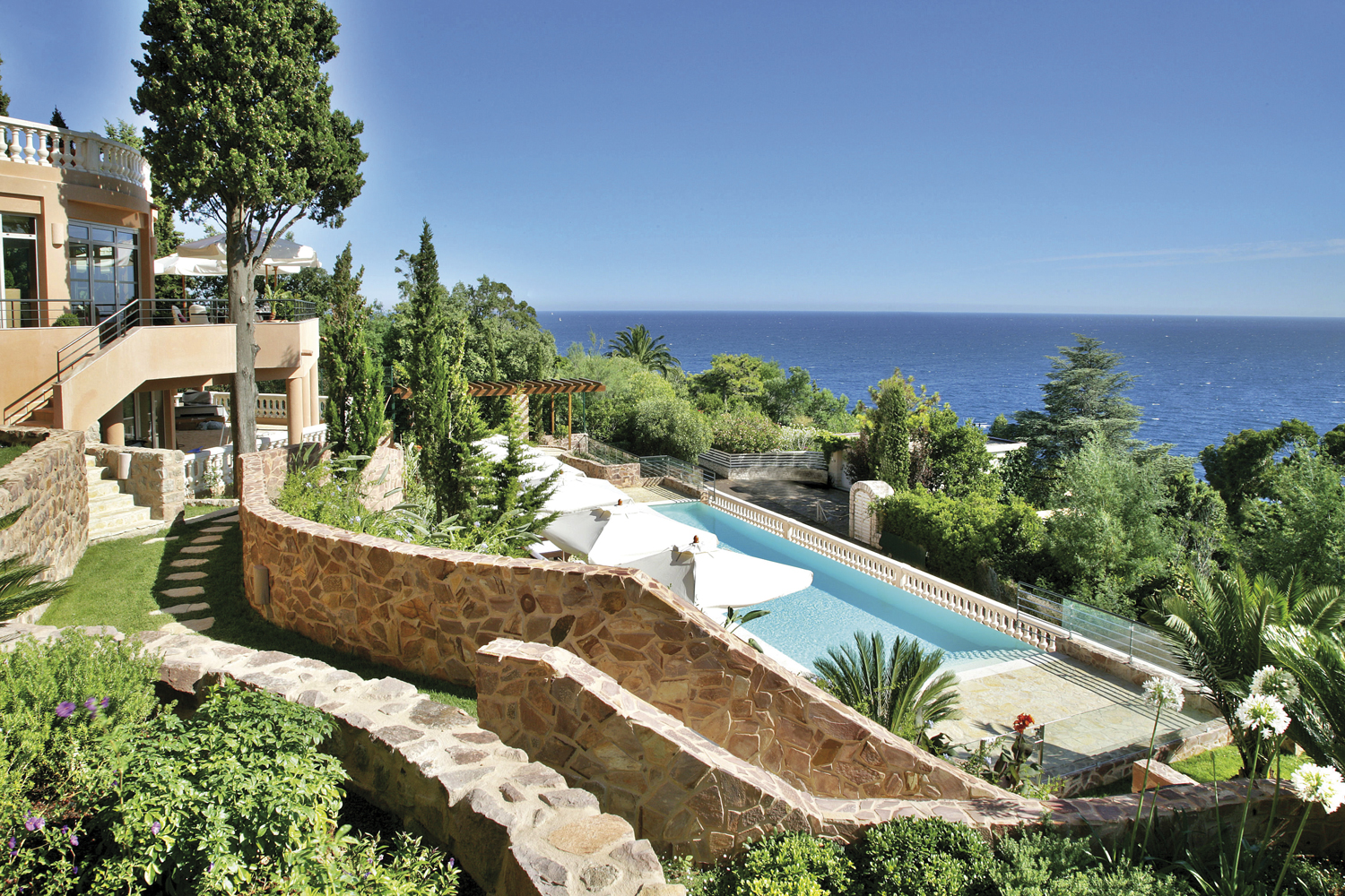 relais-&-chateaux-cote-mer-Tiara-Yaktsa-theoule-sur-mer