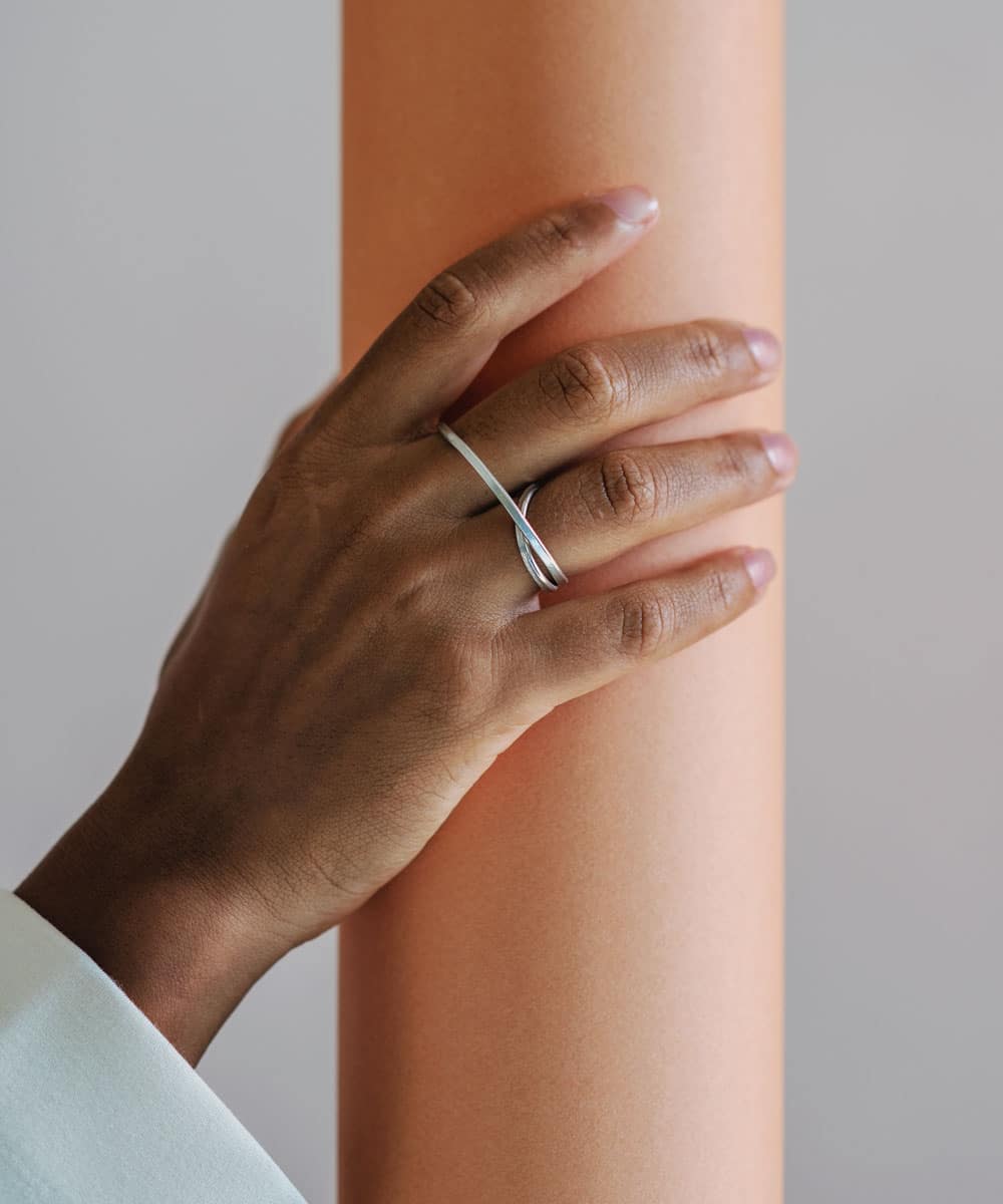 La double bague Archi Curve de chez Atelier Akka à retrouver au salon Maison et Objet 2021.
