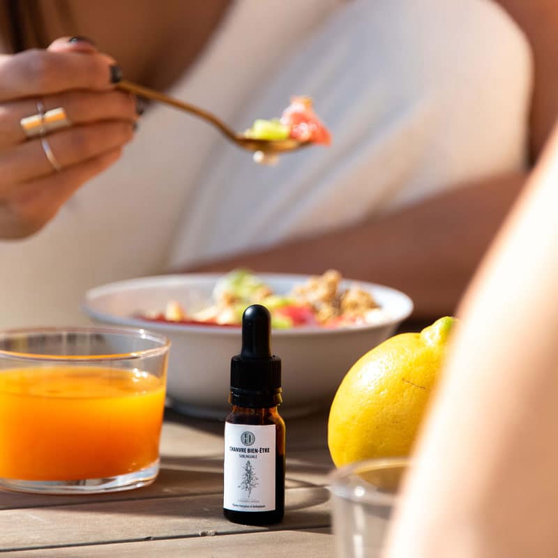Néo Cosméto : huile enrichie au cannabidiol de chez Herbal District.