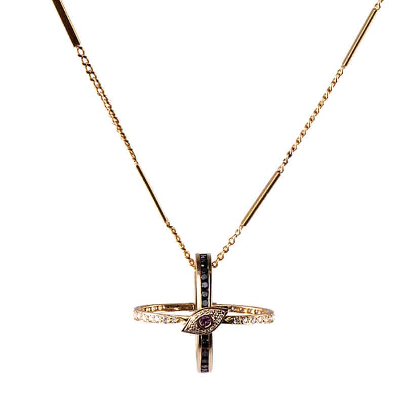 La bague pendentif Ochju de chez Spampilla Jewellery pour un Noël mystique.