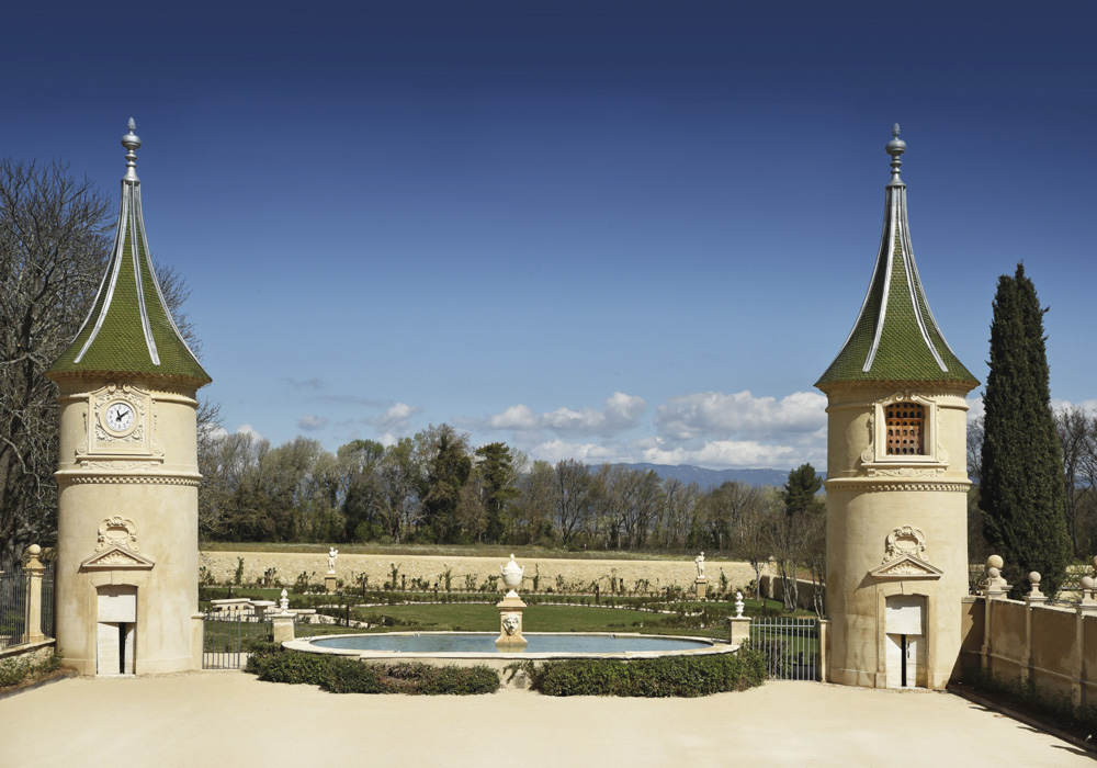 vins-bio-luberon-chateau-Fonscolombe-2-tours-©-Michel-Trehet