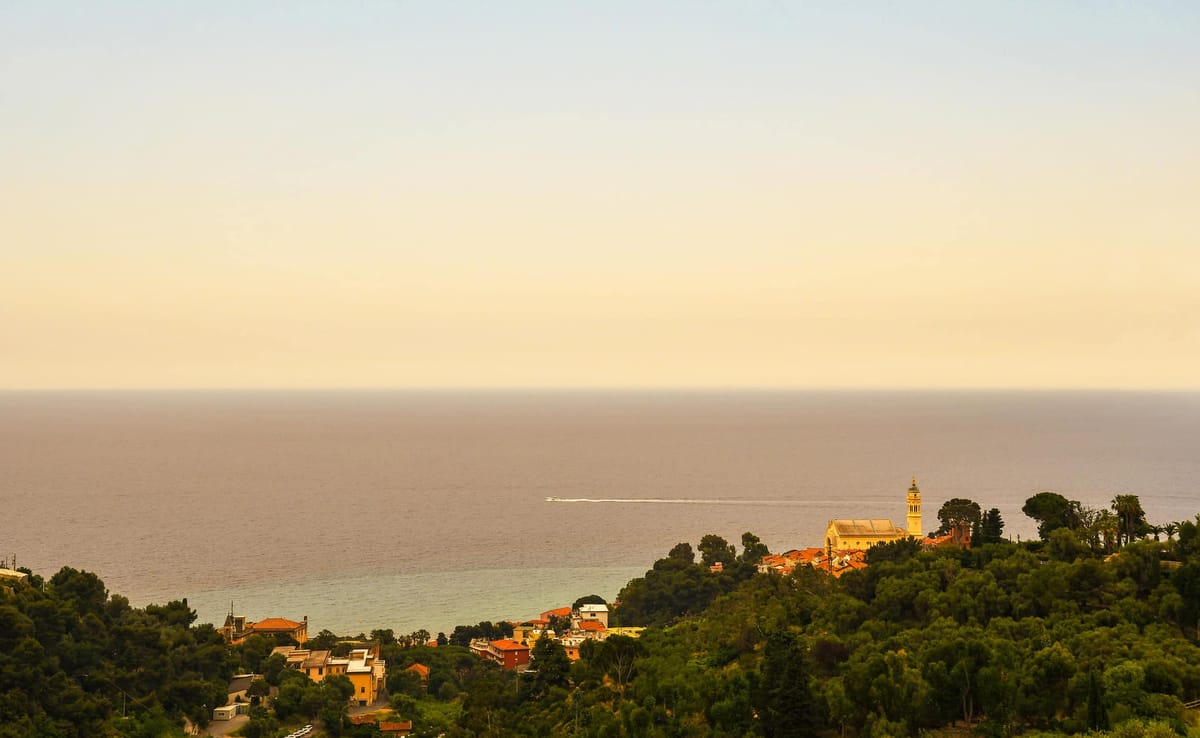La-Ligurie-cote-Alassio-collines-verdoyantes-hp