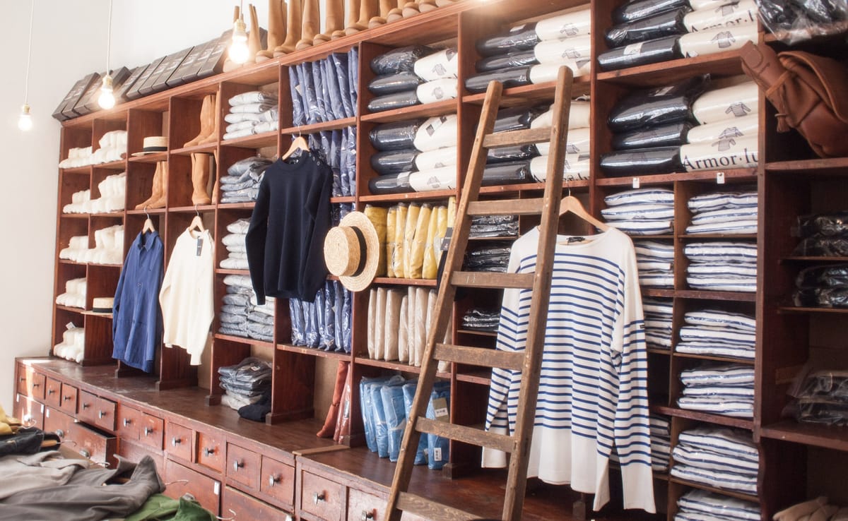 Shopping-Marseille-Maison-Empereur-VETEMENTS-TRADITIONNELS.