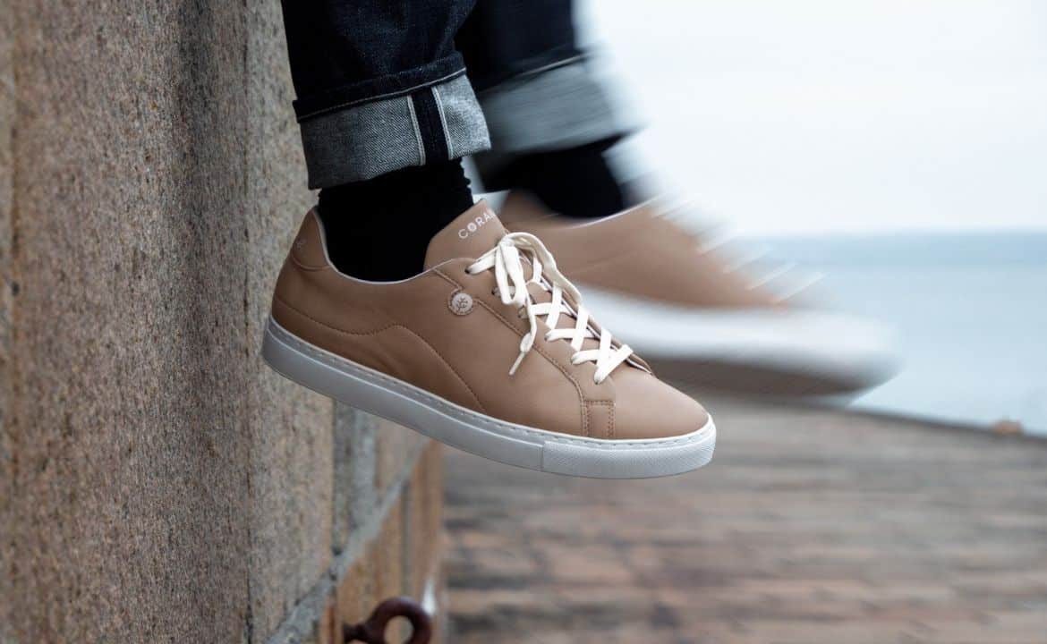 Sneakers éco responsables de la collaboration Corail x Agnes b.