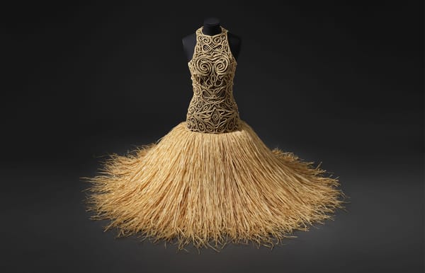 Fashion Folklore. La couture sur les ailes de la tradition.