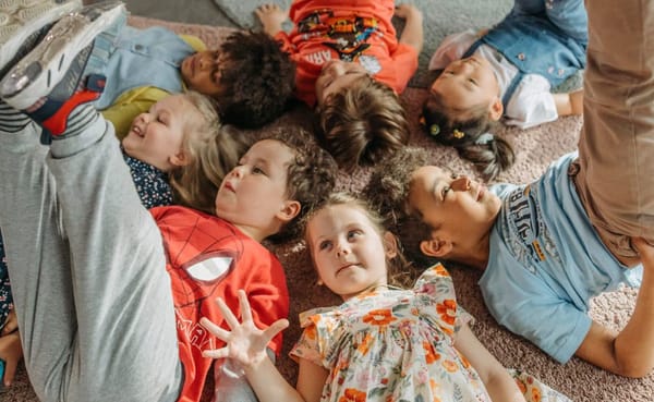 Occuper les enfants avec des jeux éducatifs sans écran.