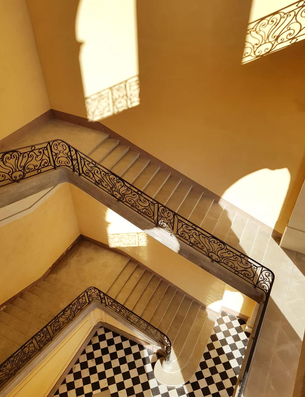 Sudnly-jeu-InterContinental-Marseille-Escaliers-Monumentaux
